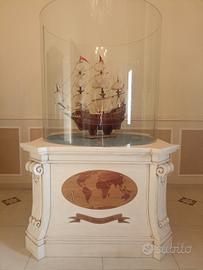 Mobile con veliero rotante 