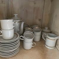 12 tazzine caffe’,bricco latte e the, zuccheriera