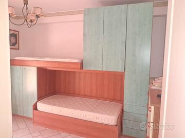 cameretta con 3 lettii