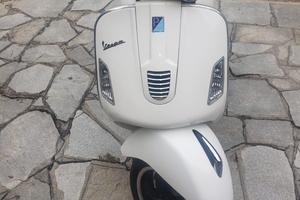 vespa 300 gts