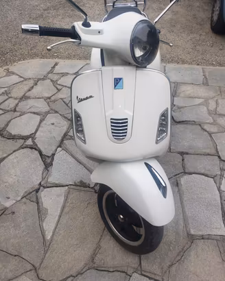 vespa 300 gts