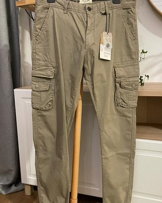 Pantaloni cargo