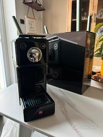 Macchinetta del caffè illy x3 x-caps