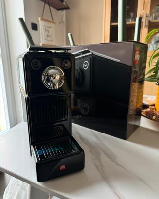 Macchinetta del caffè illy x3 x-caps