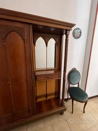 Mobile ingresso vintage e sedie