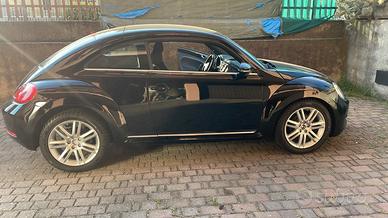 Volkswagen Maggiolino 1.6 diesel  105cv  anno 2012