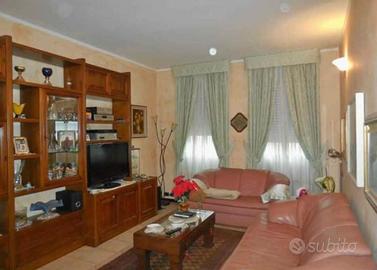 Parete attrezzata in arte povera (ex FieraCity-MI)