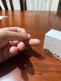 Anello pandora con diamante solitario obliquo