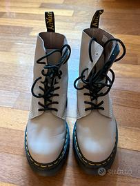 Dr.Martens Audrick 8 eye boot- Vintage Taupe