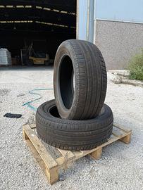 2 Gomme Bridgestone 215/55 R17 Estive DOT 2021