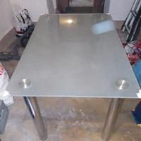 Tavolo in vetro