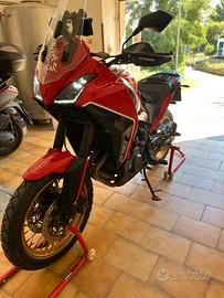 Moto Morini Xcape 649 gold wheels edition
