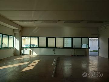 Locale artigiano/commerciale ad Osimo