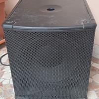 Subwoofer attivo Behringer Eurolive B1200D-PRO.  -