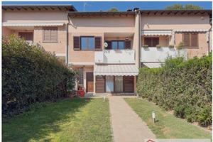 Ampia villetta a schiera
