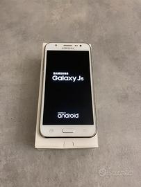 Samsung Galaxy J5 e Samsung A10.