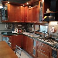 cucina e tavolo in legno massello