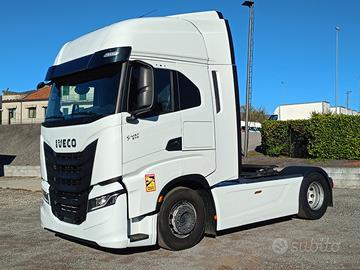 Iveco S-Way Stralis 510 trattore stradale