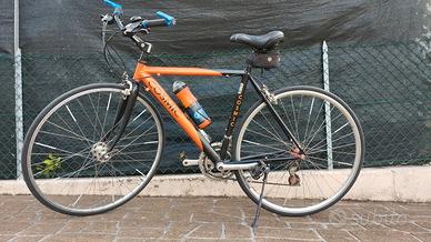 Bici stradale 52 Cosmic leggera in alluminio
