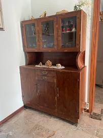 Credenza con cristalliera