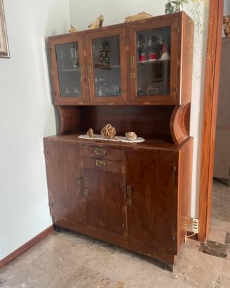 Credenza con cristalliera