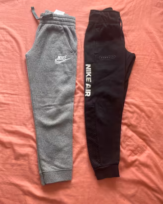Pantaloni nike e piazza Italia
