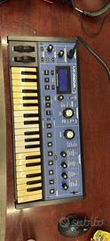 Mininova Novation synth/vocoder/midi keyboard