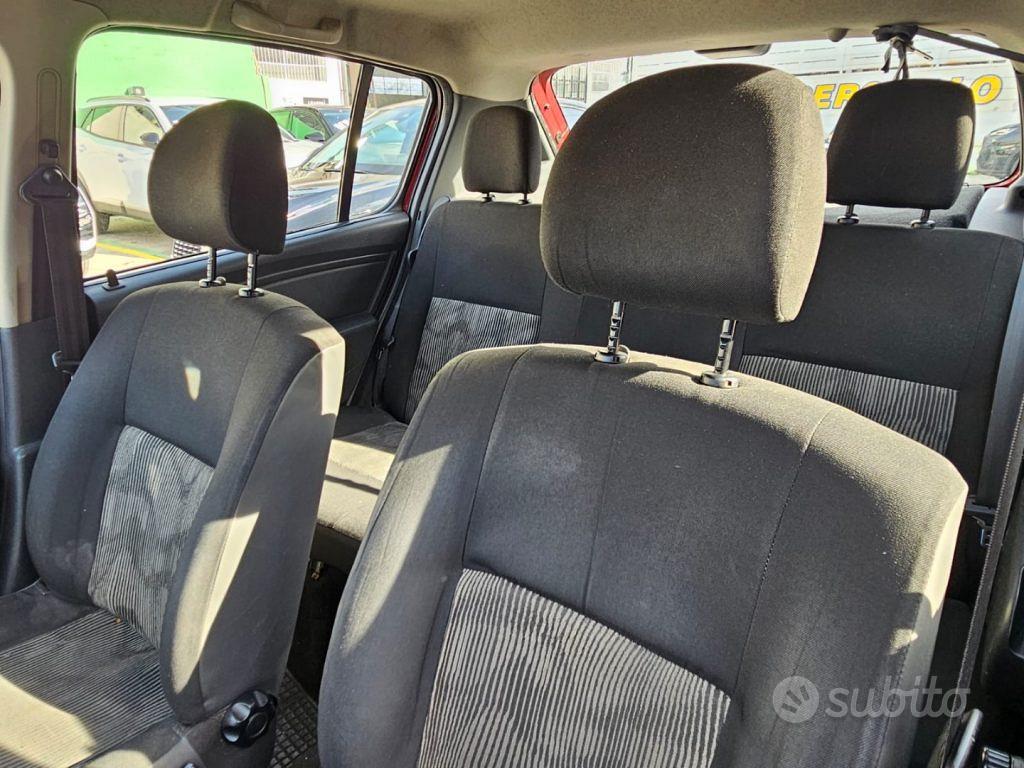 Dacia Sandero 2012 photo 4