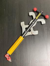 Bullock antifurto blocca pedali