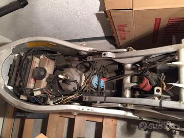 APRILIA AF1 FUTURA 125 BLOCCO STOCK LOTTO RICAMBI