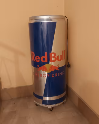 frigorifero redbull