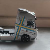 modellino volvo fh herpa