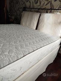 Materasso matrimoniale e rete a doghe