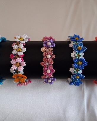 Bracciale in tessitura di perline in vetro 