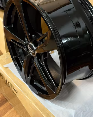 Cerchi 19 Audi TT TTs  OEM 8S Blade 5x112