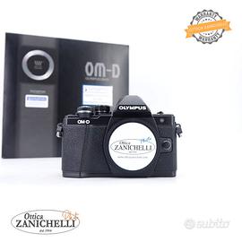 Olympus E-M10 II 7780 Scatti  + Grip Usato (G100)