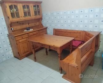 Cucina completa, letto e armadio