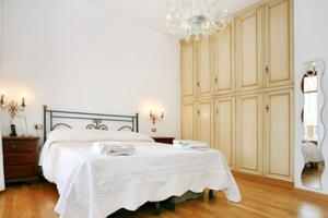 Camera matrioniale con balcone privato