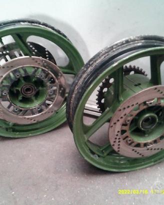 Cerchio anteriore posteriore KAWASAKI GPZ 600 80'
