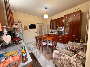 Immobile ad aci catena