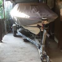 Motoscafo con carrello