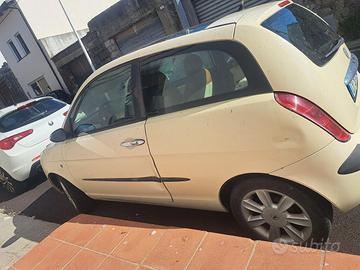 lancia ypsilon  oro