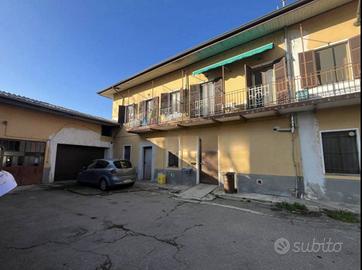 Immobile in asta di 112 m² con 3 locali a Rovasend
