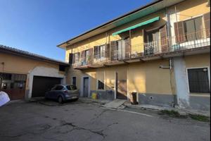 Immobile in asta di 112 m² con 3 locali a Rovasend