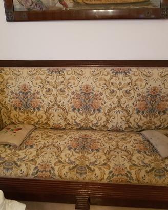 Divano  struttura in legno