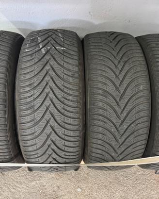 Treno Pneumatici invernali BFGoodrich 195 50 15