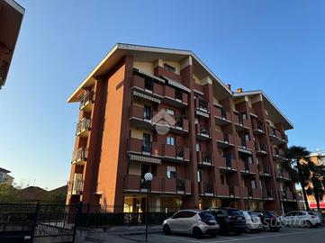 4 LOCALI A CARMAGNOLA