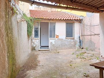 Centro storico- Casa indipendente con cortile