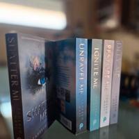 Saga Shatter Me