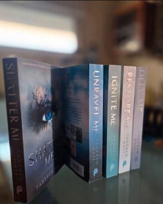 Saga Shatter Me